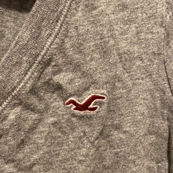 hollister v neck tee - Picture 3 of 4